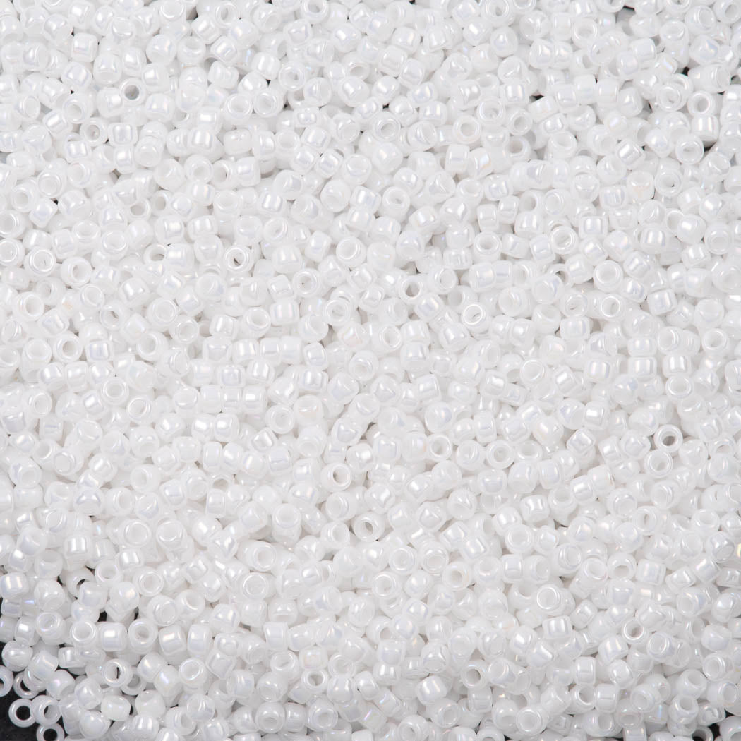 Toho Round Seed Bead 15/0 Opaque White AB (401)