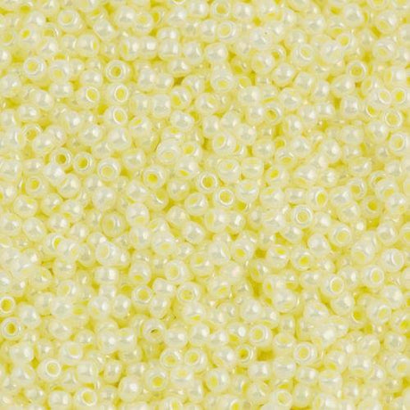 50g toho Round Seed Bead 8/0 Ceylon Banana Cream (142)