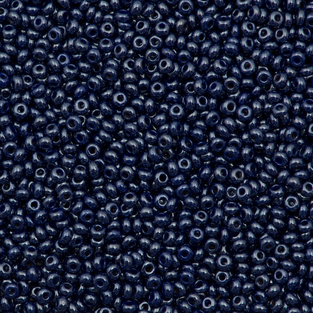 50g Czech Seed Bead 10/0 Opaque Grey Luster (33061)