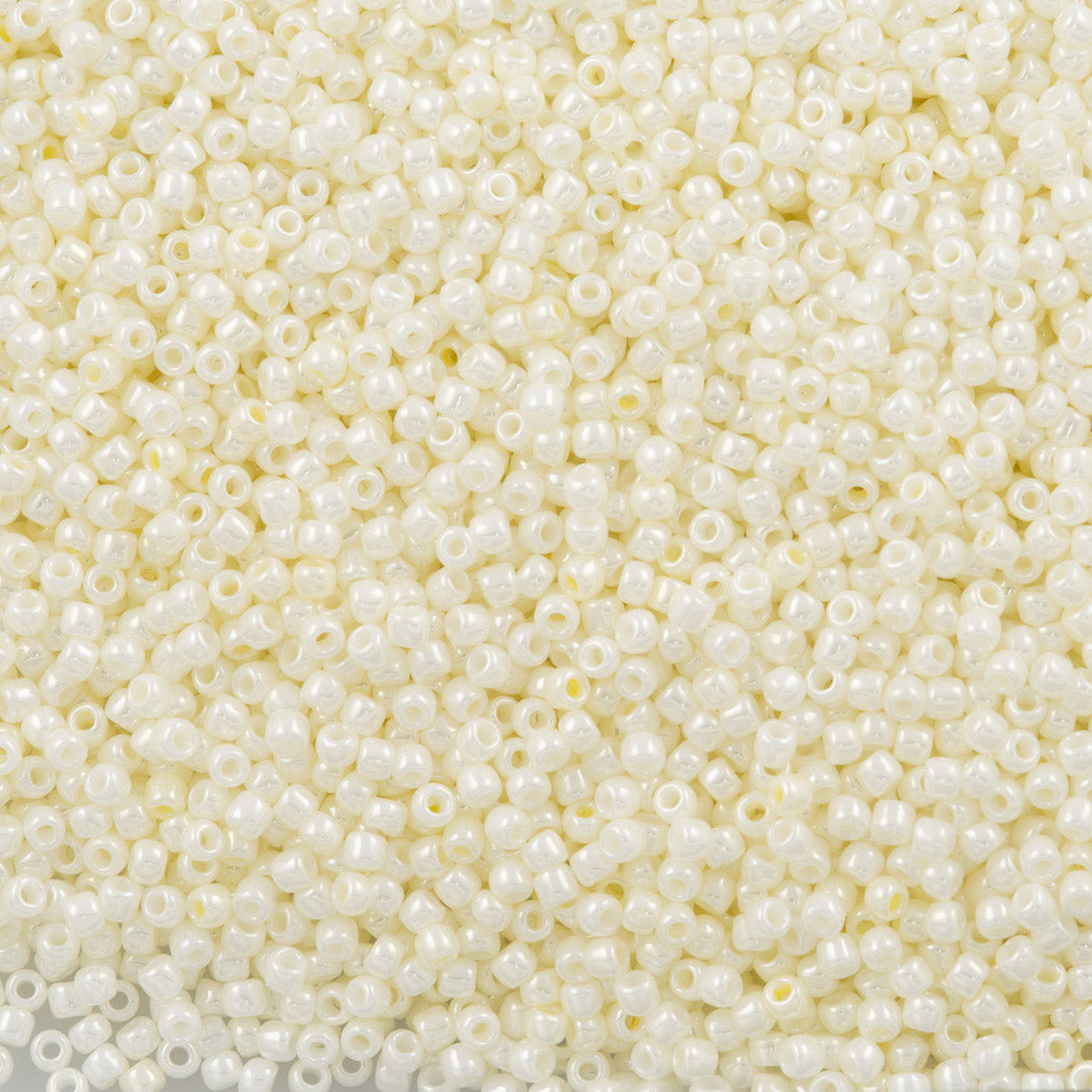 50g Toho Round Seed Bead 11/0 Opaque Luster Buttermilk (122)