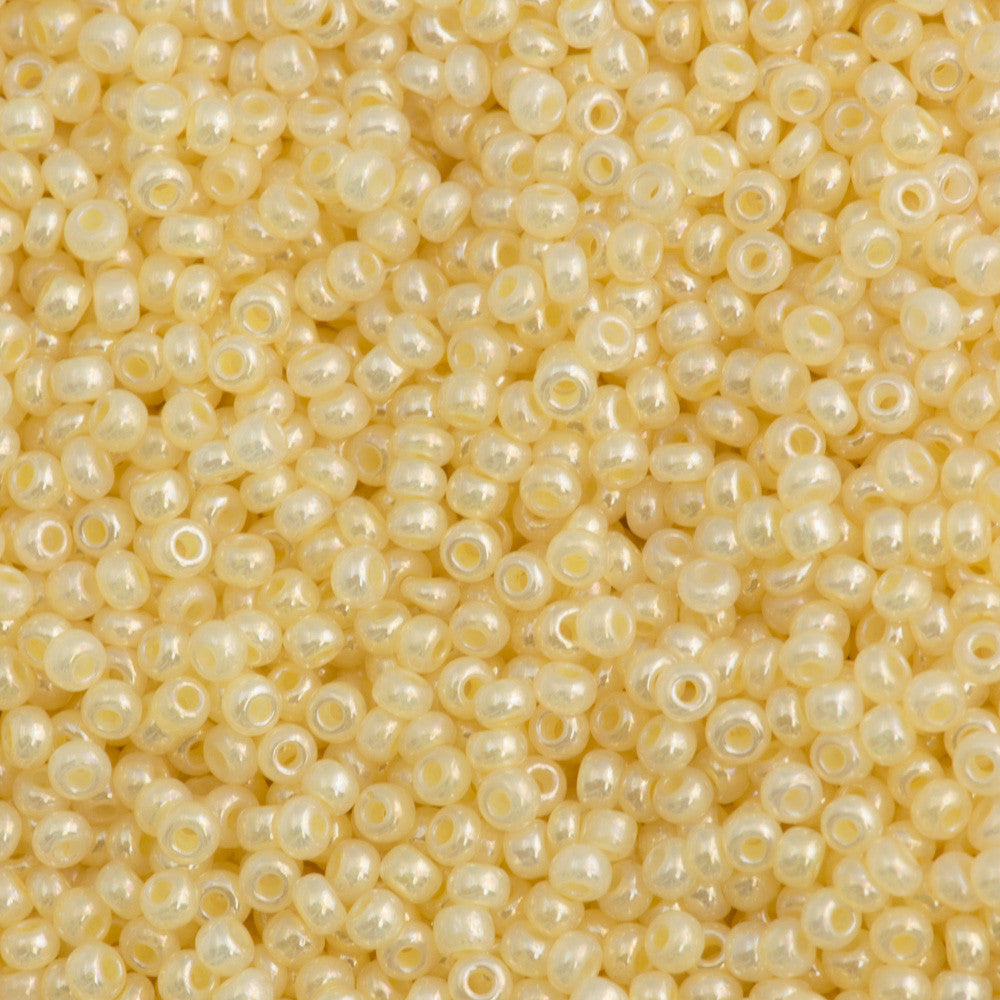 Czech Seed Bead 11/0 Shell Cream 50g (47113)