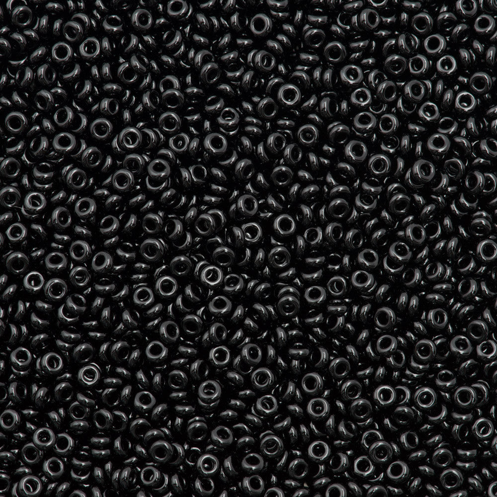 Toho Demi Round 8/0 Opaque Black 15g (49)