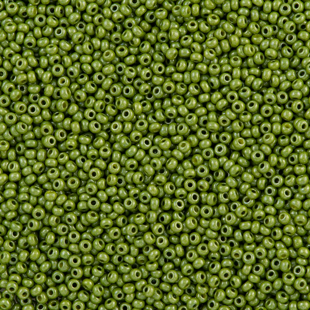 Czech Seed Bead 10/0 Opaque Light Green Luster (83113)