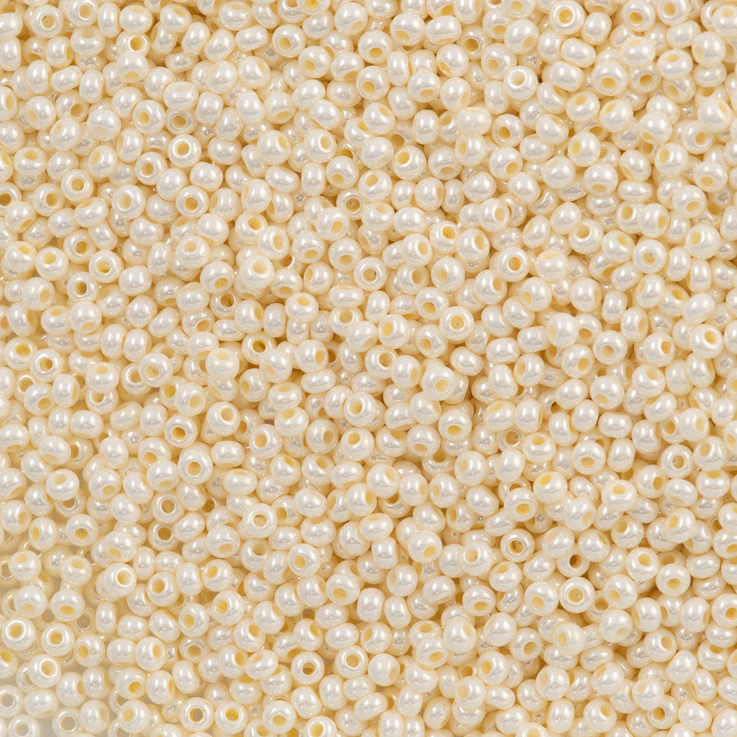 Czech Seed Bead 10/0 Opaque Pearl Eggshell (46113)