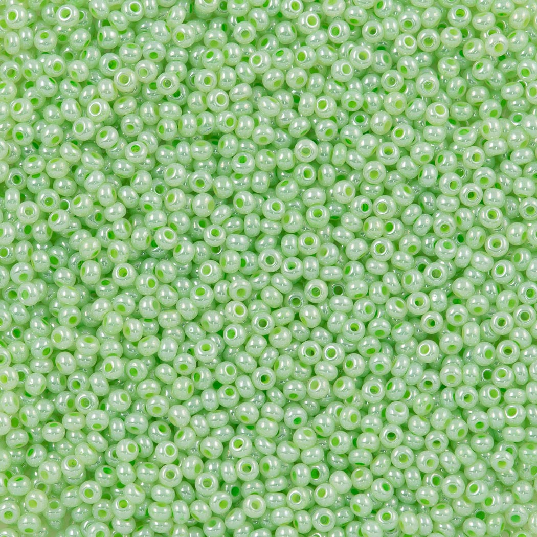 Preciosa Czech Seed Bead 11/0 Light Green Ceylon (37154)