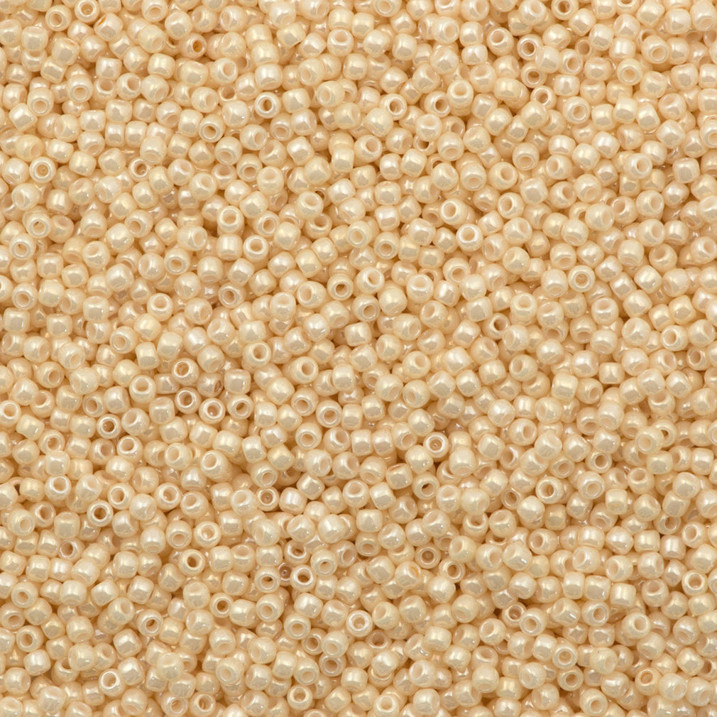 50g Toho Round Seed Bead 11/0 Opaque Luster Cream (123)