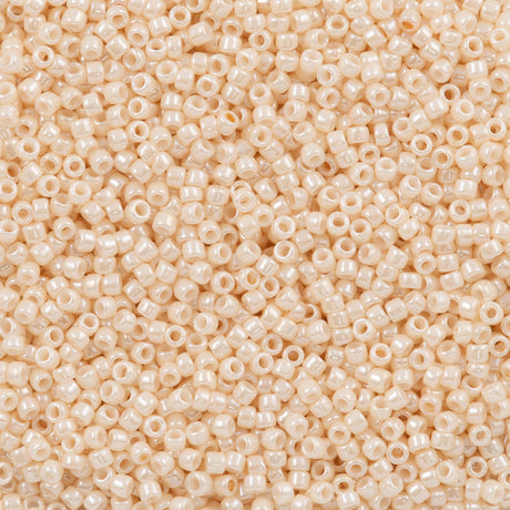 Toho Round Seed Bead 15/0 Opaque Luster Cream (123)