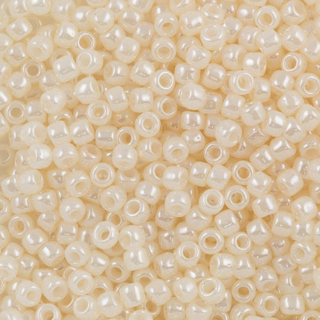 50g Toho Round Seed Beads 6/0 Ceylon Cream (147)